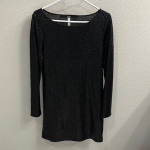 Kensie long sleeve sequin dress! Perfect for New Years or night out! Size Large